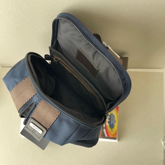 (new+tag) Tumi Higgins men’s sling pack navy bag - Picture 15 of 16